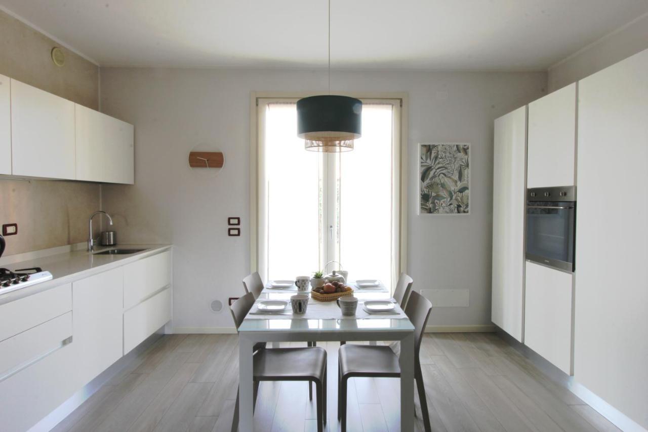 La Casa Di Cele Apartment Desenzano del Garda Exterior photo